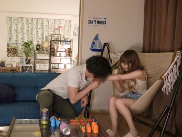 【素人×隠し撮り】ノリの良いギャルを部屋に連れ込んでSEXした一部始終の盗撮映像！美巨乳揺らしてイキまくる！