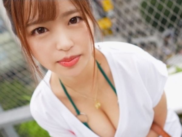 【素人】「すぐイッちゃう…」生チン挿入で即イキそうになる敏感巨乳美女！公共トイレフェラ→ホテルでパイズリ騎乗位SEX！