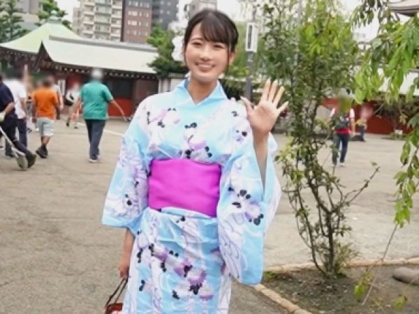 【素人】テニサー所属の清楚系ビッチJDが親友の彼氏チンポをつまみ食い♪生ハメしちゃう浴衣着衣ハメ撮りSEX！