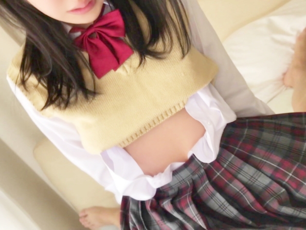 【制服美少女の裏の顔】『ダメ…でも気持ちいい…』清楚系JKが制服着たままエッチなことしちゃう！キュートな喘ぎ声と敏感な反応に、腰振りが止まらない激ピストン！！