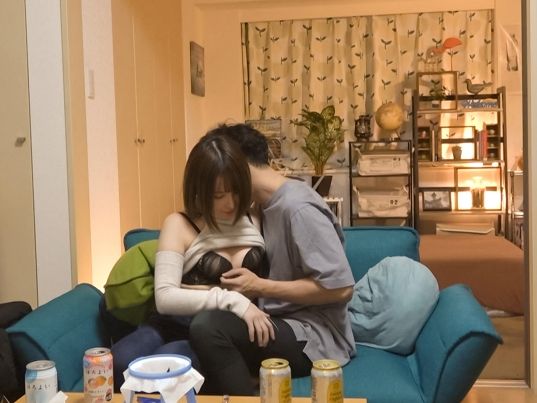 【ナンパ成功！色白スレンダー美女をゲット】『えっ、そんなに…』従順な美女がヤリ部屋で大胆に！もっちり肌と細身ボディがたまらない！勃起チンポにご奉仕しちゃうエロさに興奮必至！盗撮映像がヤバい！♡