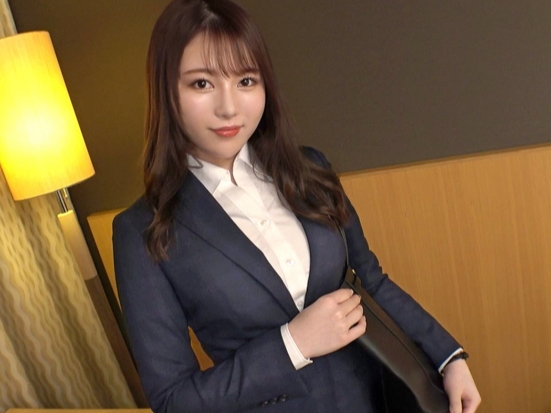 【スーツ姿の美ボディOL】ナンパされたお姉さん、パンスト破られて敏感ボディをイジられまくり！スーツの隙間から見えるエロいカラダに興奮MAXで、もうボッキが止まらない！