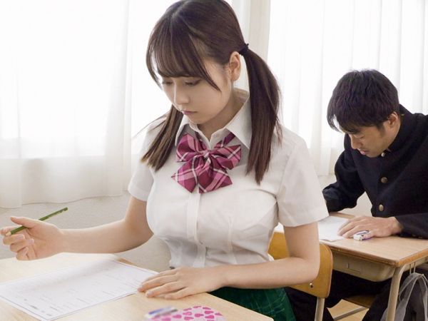 【中出し】Gカップ巨乳のクラスのアイドルが初めて膣内で精子を受け止める乱交連続種付けSEX！