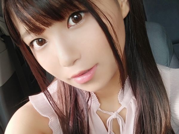 【淫乱痴女のカーセックス】地下駐車場で発情！車内でオナニーする痴女が男を誘い、濃厚な生ハメで互いの体を貪り合い、激しくイキまくる！♡