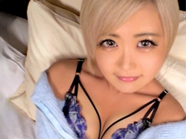 【小麦肌の金髪ギャル】『もっと突いてよ！』スレンダー美乳ギャルがエロすぎる！小麦色の肌に生チンコを挿入し、鬼ピストンで感じまくる淫乱プレイがヤバい！！