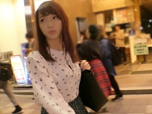 【美脚スレンダー美女をナンパ】『あっ…ダメ…そこ気持ちいい…』細身ボディをバックから激突き！敏感なカラダが乱れまくる姿に超興奮必至のエロ動画♥