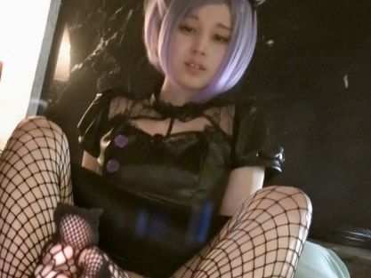 【裏切りコスプレ娘の密会】『彼氏には内緒だよ…』コンカフェで働く彼氏一筋のはずが、オーナーの誘惑に負けてNTRセックス！淫乱コスプレ姿で密かに乱れる、小悪魔エロ娘の裏の顔♥