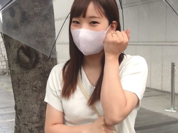 【童顔妻の裏切りセックス】旦那への不満を晴らすように不倫に溺れる！責めと首絞めファックでSとMを自在に使い分け、イキまくる！旦那には見せない本気の顔がココに！