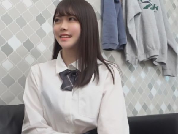 【素人×中出し】色白スレンダーなアホの子を家に呼び出し若い身体を堪能する生ハメSEX!<ハメ撮り>