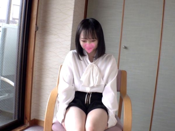 【素人×中出し】145cmの低身長ミニマム美少女が連続アクメする生中ハメ撮り!射精済みのチンポを追撃フェラ&手コキ抜き!
