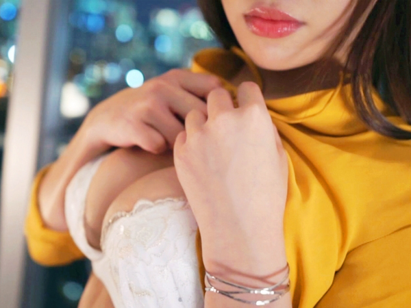 【素人】美巨乳美女がAVで大胆デビュー！美しさ追求の果てに、激ピスセックスで乱れまくり♥︎ 憧れのAVで淫らにイキまくる姿は必見！