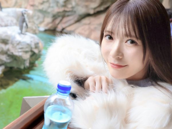 【ハメ撮り】色白スレンダーな美乳美女と朝からイチャつくモーニングSEX！寝起き乳首舐め→朝勃ちチンポフェラ性交！