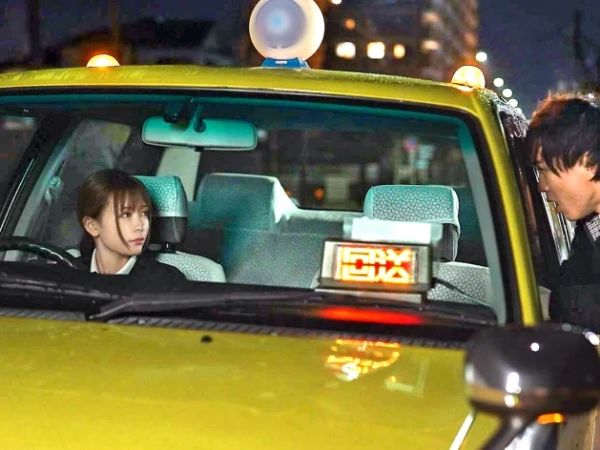 【中出し】タクシードライバーのスレンダー美女を口説いて自宅イチャラブSEX♥フェラ手コキで射精寸前→騎乗位種付け！