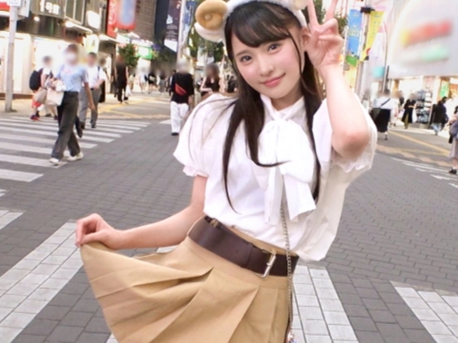 【ロリ顔のギャップ】『こんなに生えてるの…』童顔美少女の剛毛マ●コがスゴすぎる！無邪気な顔して肉棒を咥え込み、ジャングルワレメを濡らして乱れまくるエロ娘♡