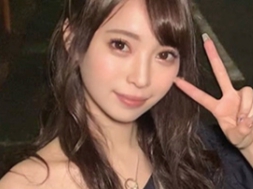 【美白美少女のバック責め】『あっ…そこダメぇ…』色白で超かわいい女の子がバックで激しく突かれ、敏感なカラダをビクビクさせながら感じまくる!色白ボディに興奮MAXで、ビンビンチンコをぶち込んで突き回す!♡