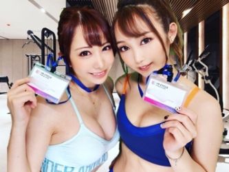 【ギャル痴女ハーレム大乱交】淫乱ビッチ2人組に囲まれ、Wフェラから生ハメまで何でもあり！ドエロ体質なギャルたちに翻弄されまくり♡