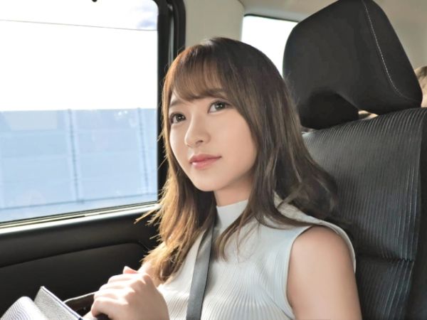 【訪問】スレンダー華奢ボディのS級美少女を素人男性宅へ配達!甘いキスを交わしフェラご奉仕→恋人つなぎで猛烈ピストン性交!