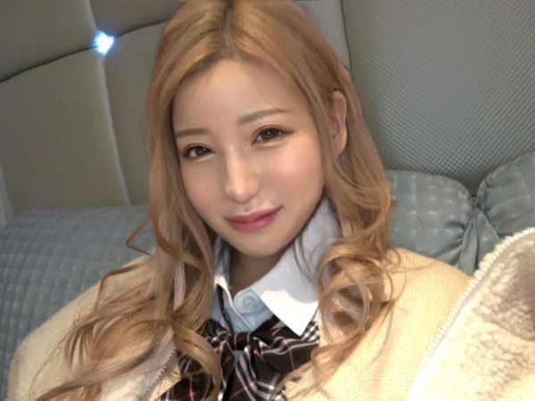 【素人】美巨乳美尻なルーズソックス金髪ギャルの色白プリケツにオヤジチンポを打ち付けまくるハメ撮りSEX！