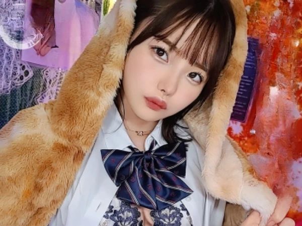 【素人】「出来たら責任とってもらお…♥」貧乳スレンダーのコスプレリフレ嬢と制服コスSEXでパイパンマンコに大量種付け！