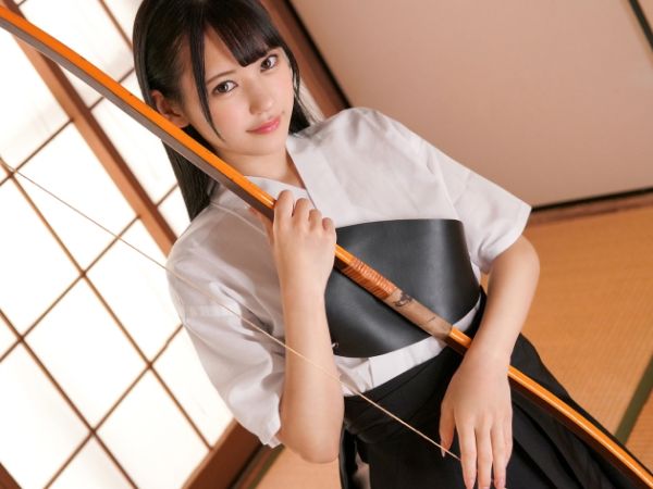 【部活後の秘密の時間】「先輩、もっと…」貧乳スレンダーな弓道美少女が、部員のいない部室で先輩と激しく絡み合う！畳をびしょ濡れにするほど潮吹きしまくり、スレンダーな体を震わせて感じまくる！