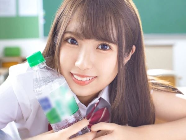 【主観】数年ぶりに再会した幼馴染と放課後の誰もいない教室で盛り合うイチャラブ着衣セックス！◆フェラ