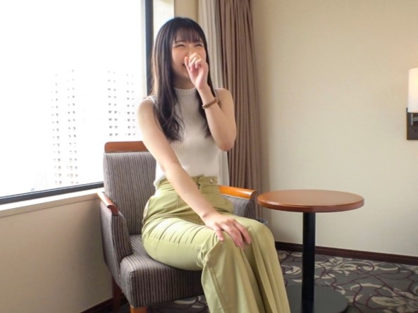 【清楚系スレンダー美少女の裏の顔】「あっ…ダメ、感じちゃう…♡」真面目そうな見た目とは裏腹に、エッチなご奉仕が大好きな淫乱娘！緊張しながらも、ドスケベな本性をさらけ出すメス堕ちセックスで乱れまくる！