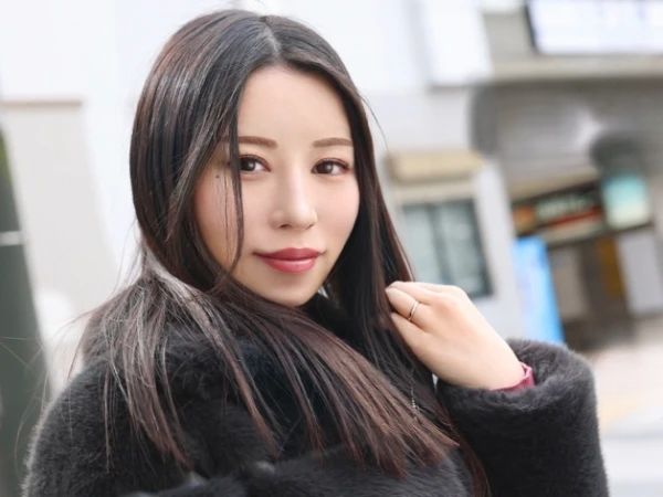 【人妻】欲求不満でオナニー中毒の巨乳美人三十路奥様が他人チンポを貪り喰らう不貞淫乱SEX！＜ハメ撮り＞