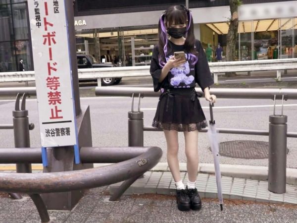 【素人】ちっぱい華奢ボディの家出美少女がおじさんチンポで痙攣アクメをキメるキツマン激ピスオイルセックス！