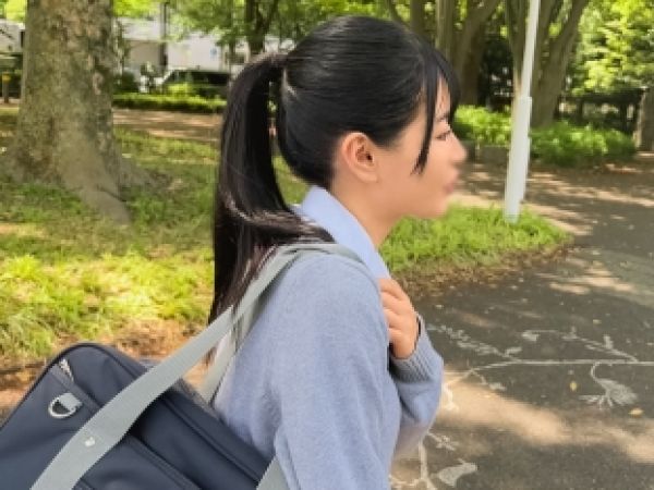 【素人】美尻スレンダーなバスケ部美少女のユニフォームをずり下してプリケツを堪能する着衣セックス！＜ハメ撮り＞