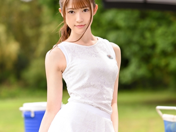 【汗だくテニス女子】『外でするなんて…』スレンダーボディのスポーツ女子が野外で激しく絡み合う！汗まみれになりながら感じまくる姿がエロすぎる♡