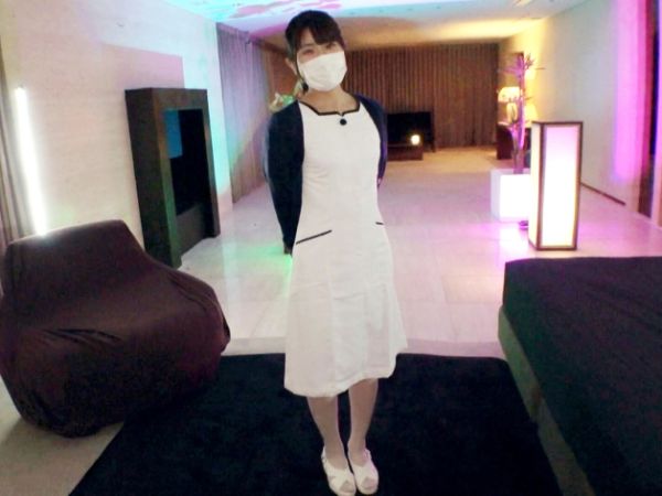 【素人】ムラムラで仕事が手につかない欲求不満な24歳の歯科衛生士さんがパイパンマンコで貪欲に快楽を貪る連続絶頂SEX！
