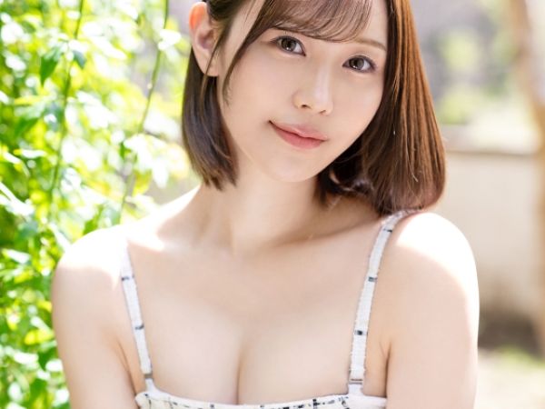 【デビュー作】21歳の9頭身パイパン美少女が初めてのハメ撮りでエロ尻を振り下ろしイキ乱れるAVデビュー作！