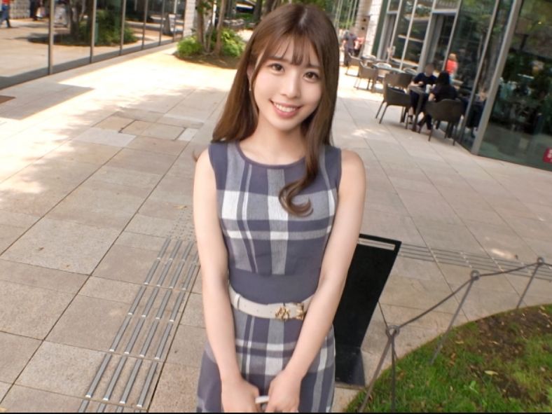 【初撮りスレンダー美女】『もっと奥まで…』欲求不満なパイパン美女がおチンポに夢中！細身ボディをくねらせ、腰振りまくりのイキまくりセックスで乱れまくる！♡