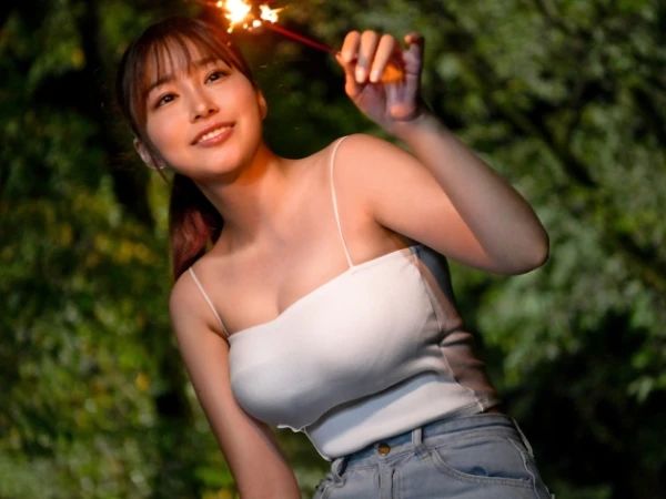 【河合あすな】田舎へ単身引っ越した元風俗嬢の爆乳美女がたまたま出会った若い男とホテIN中出しセックス！