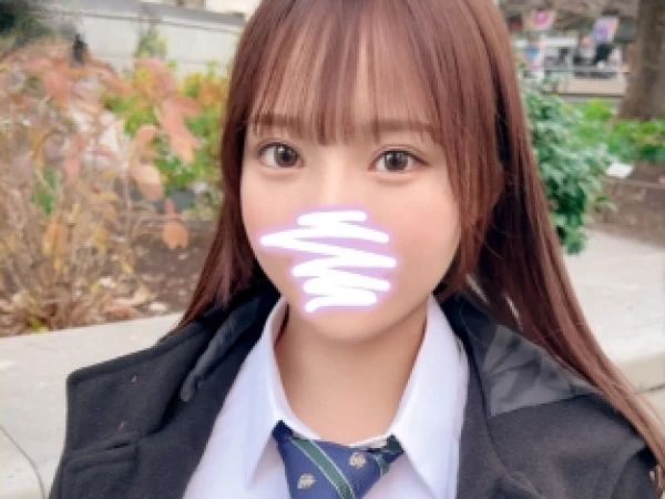 【素人】水泳部の彼氏持ち美少女がお金欲しさにオジサンに抱かれる制服着衣生ハメ中出しセックス！