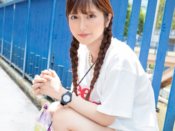 【キュートな美少女】激手マンで潮吹き！トロトロおマンコを激ピストンされ、感じまくる敏感ボディがエロすぎる！！