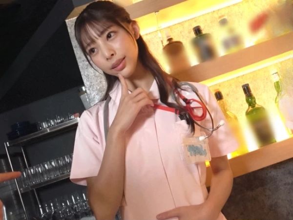 【素人】街中でチラシ配りをしていた美人ナースコンカフェ嬢をホテルに連れ込んで2本のチンポでハメ倒す！