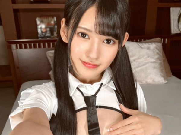 【八掛うみ】黒髪ツインテのちっぱい貧乳パイパン美少女がデカチン巨根激ピスで何度も絶頂を迎えるコスプレ性交！