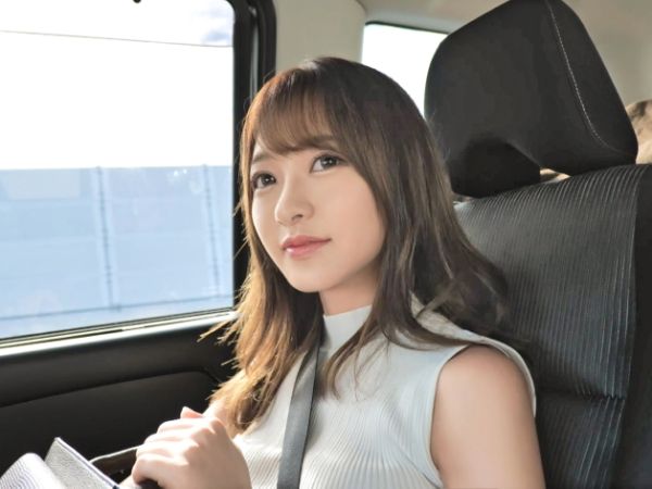 【訪問】21歳の超絶スレンダー美少女が素人男性宅でセックスのはずが…素人のフリした男優登場で悶絶爆イキアクメ！